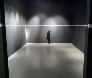 kaspar - view of the dark room when lights are on - olivier pasquet _2010